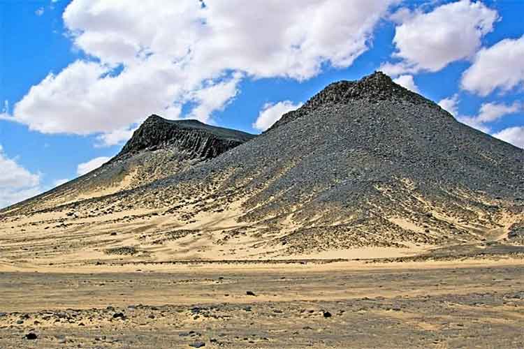 Il monte Al Marsous, nel Deserto Nero dell'Egitto