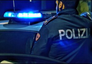 Ruba un auto e un cellulare, nei guai un 23enne a Nocera Inferiore