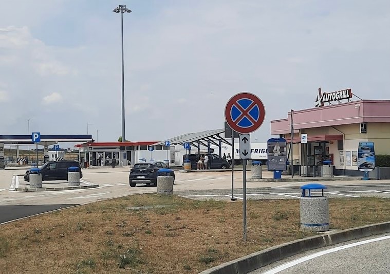 autogrill nocerina aggrediti