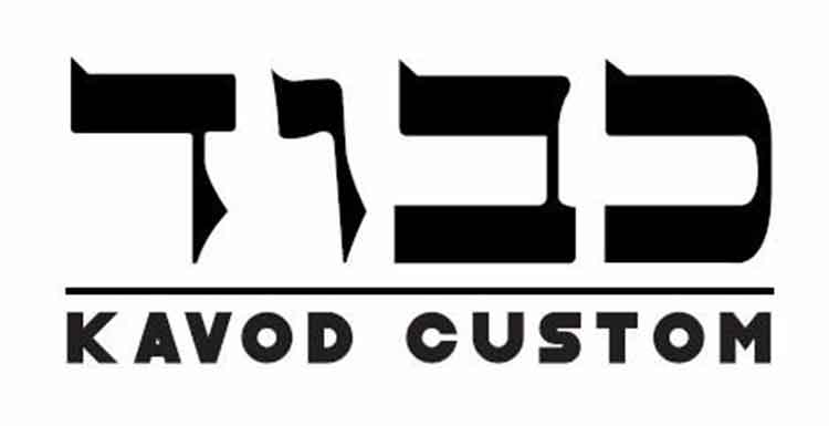 Il logo della fabbrica di armi Kavod Custom