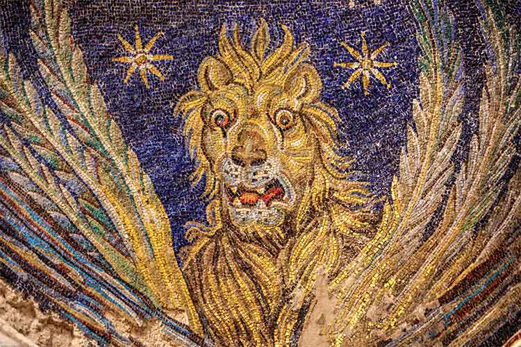 Il leone del battistero di San Giovanni in Fonte a Napoli
